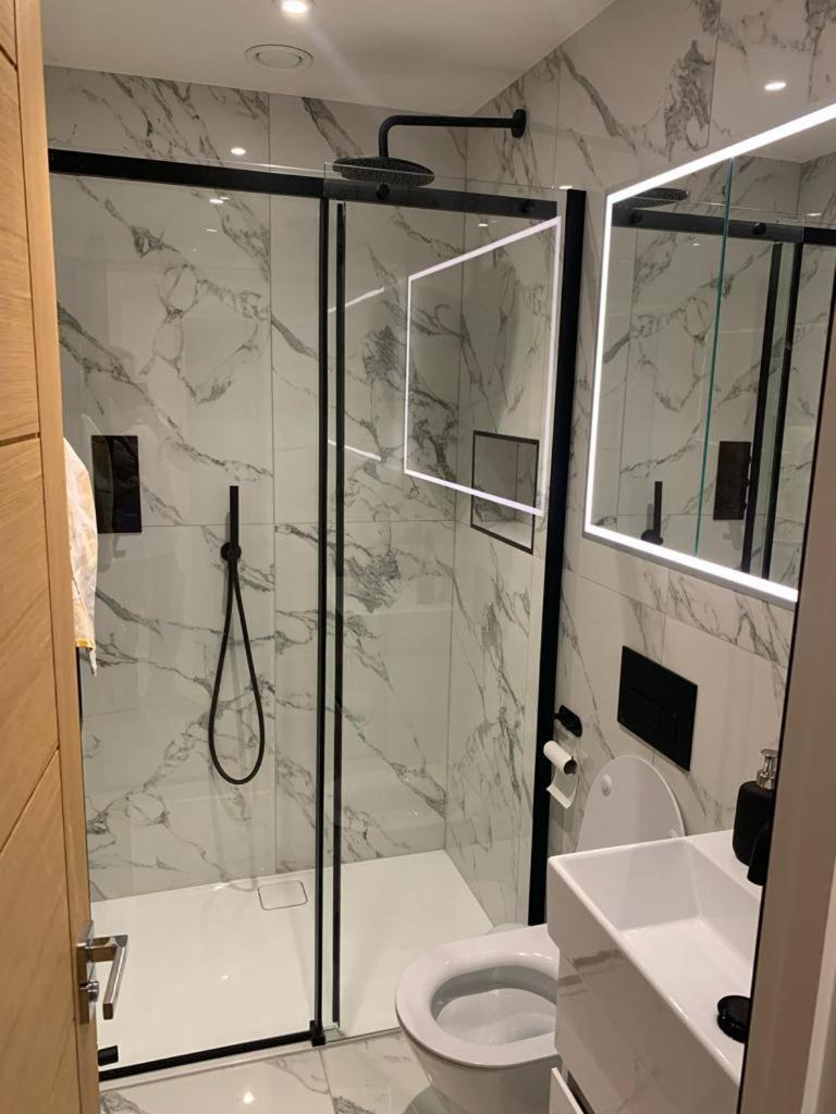 Apartamento Two Bedroom - *